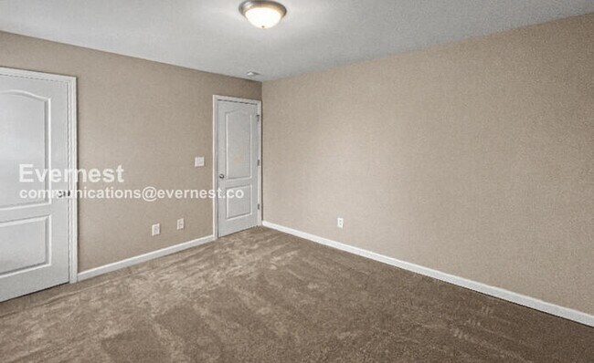 Building Photo - 3 Bed/2 Bath Home with Fenced Yard / Available Now!