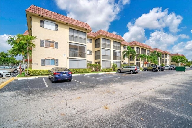 Building Photo - 257 S Cypress Rd