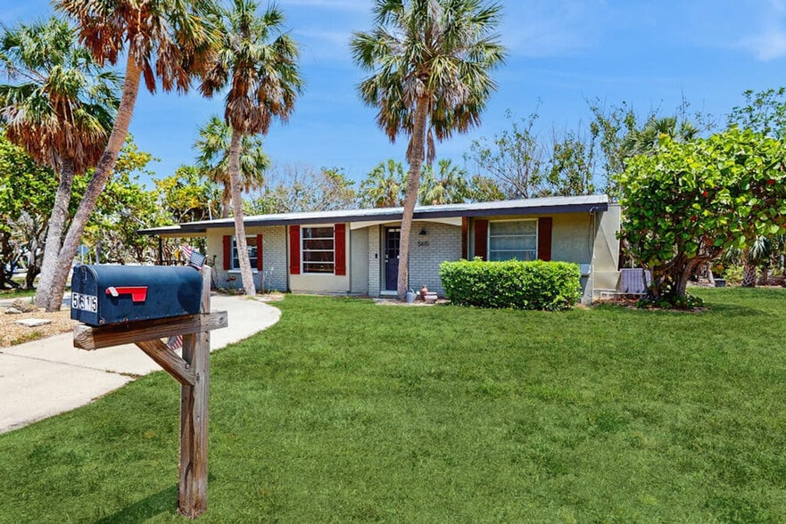 Building Photo - 5615 Guava St