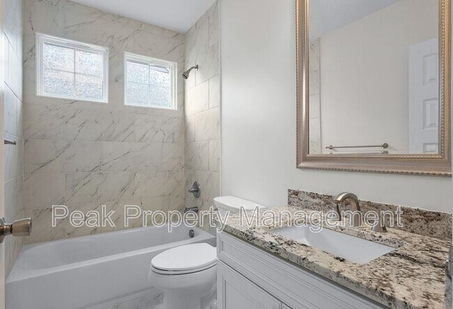 Building Photo - 2616 Redwood Ave