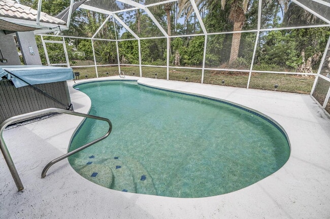 Building Photo - PINE LAKES POOL HOME