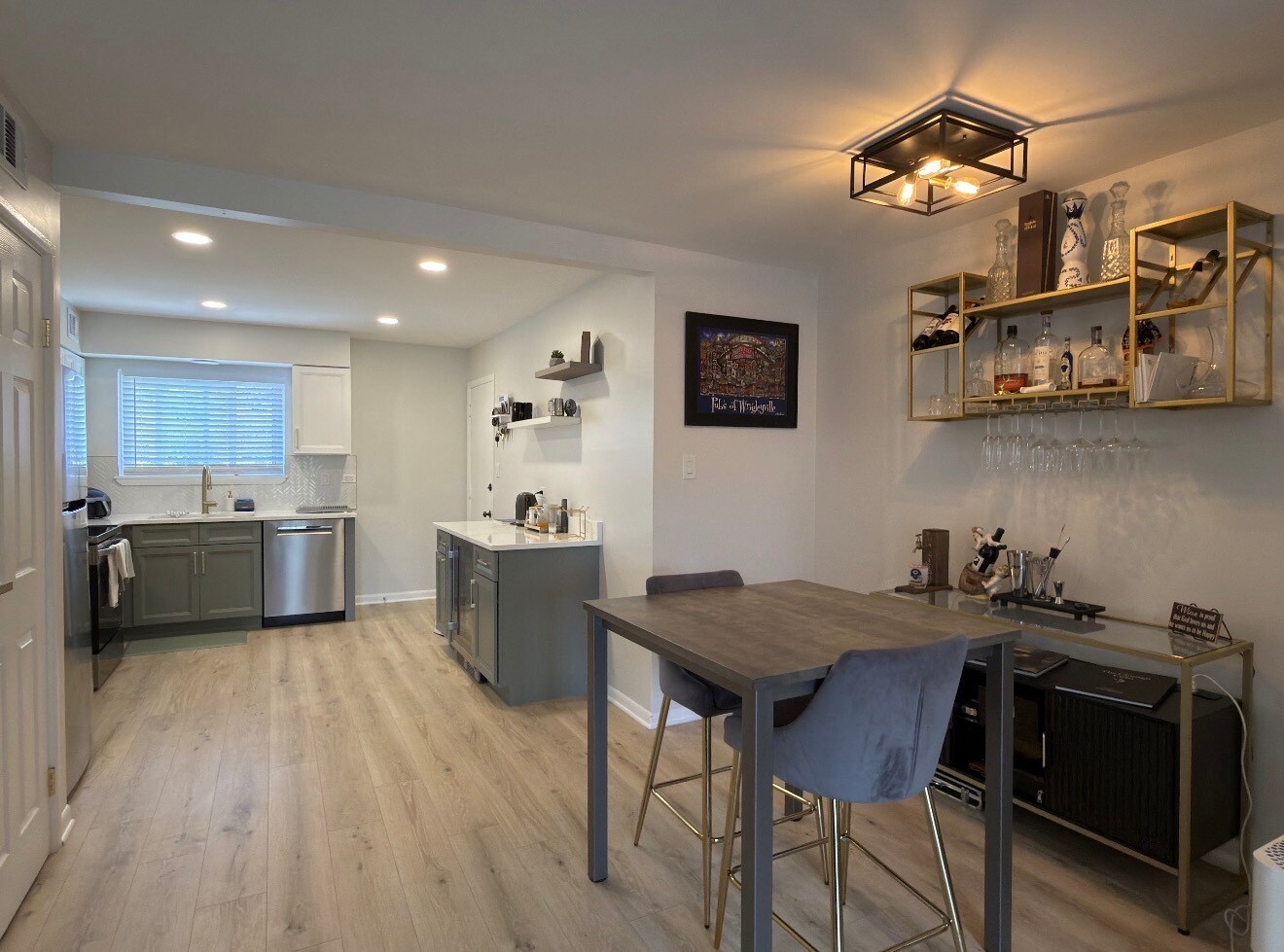 Building Photo - 9416 Bay Colony Dr