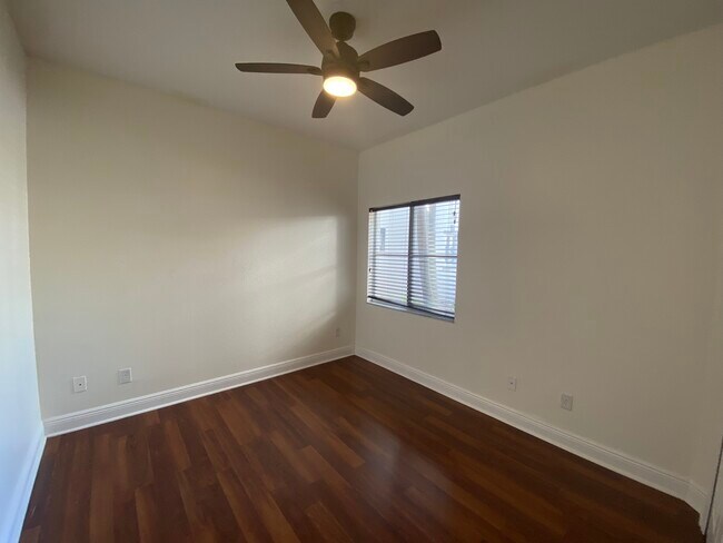 Building Photo - 12101 Santaluz Dr