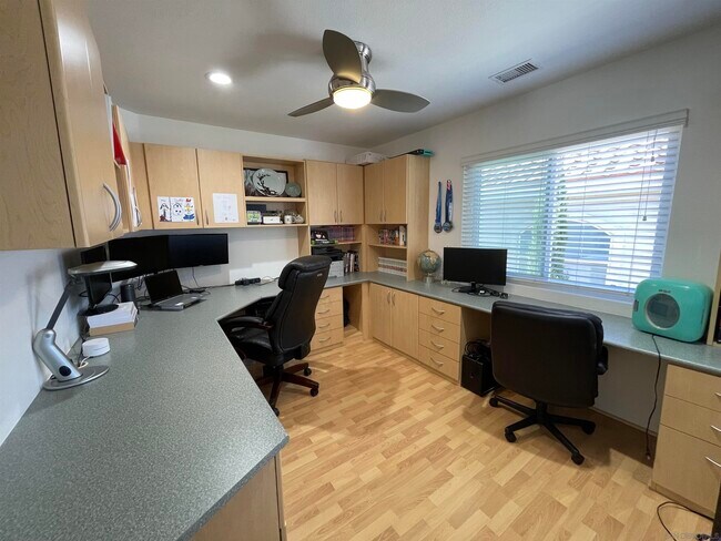 Building Photo - 11430 Eastview Ct