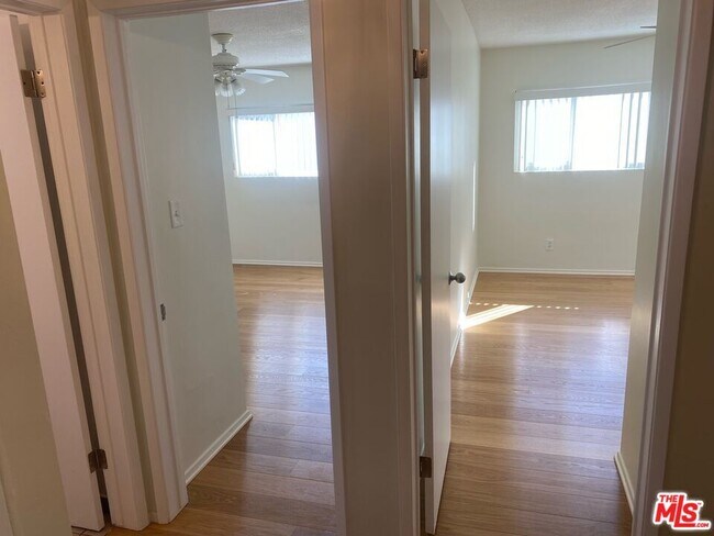 Building Photo - 2423 4th St