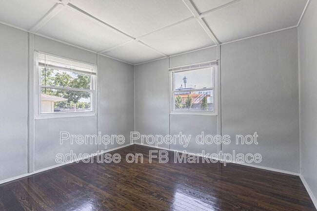 Building Photo - 4412 N Virginia Ave