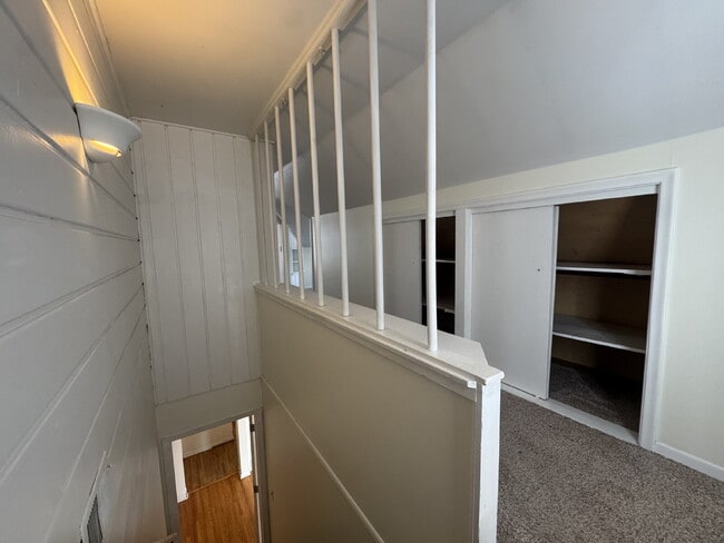 Building Photo - "Charming 3-Bed Haven with Hardwood Floors & Cozy Fireplace in St. Louis Park!"