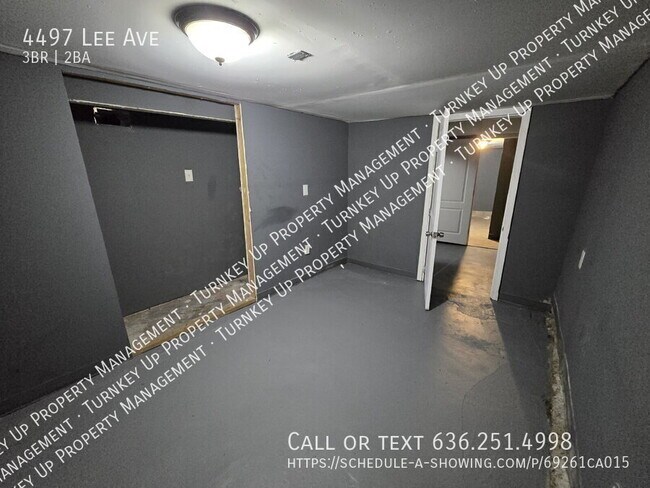 Building Photo - 4497 E Lee Ave