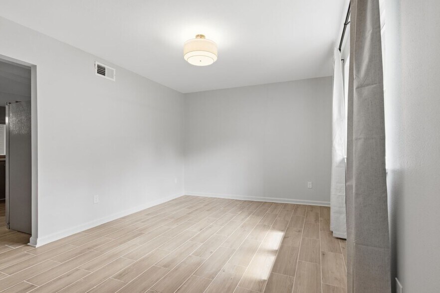 Building Photo - 6180 Milne Blvd