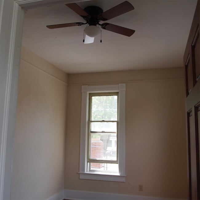 Building Photo - 49 S Howell St