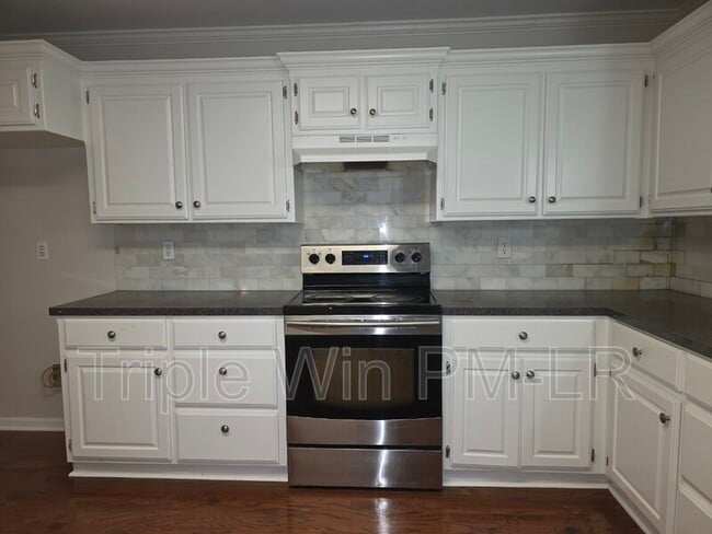 Building Photo - 12512 Woodbury Dr
