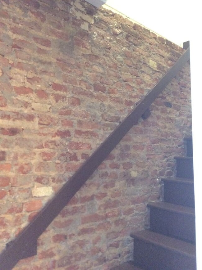 Building Photo - 2 Bedroom 1 Bath 2nd Floor Apartment in East End of York City