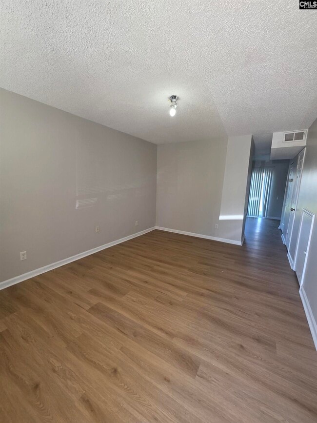 Building Photo - 1918 Jessamine Rd