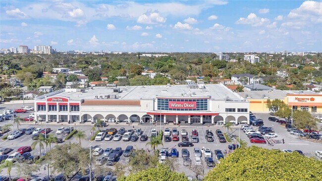 Building Photo - 3500 Coral Wy
