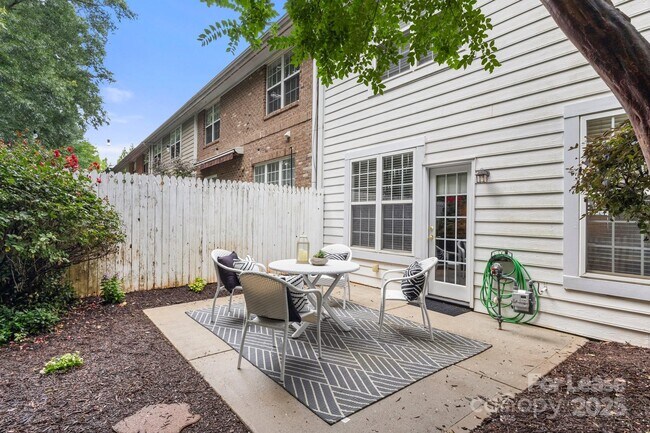 Building Photo - 4442 Coventry Row Ct