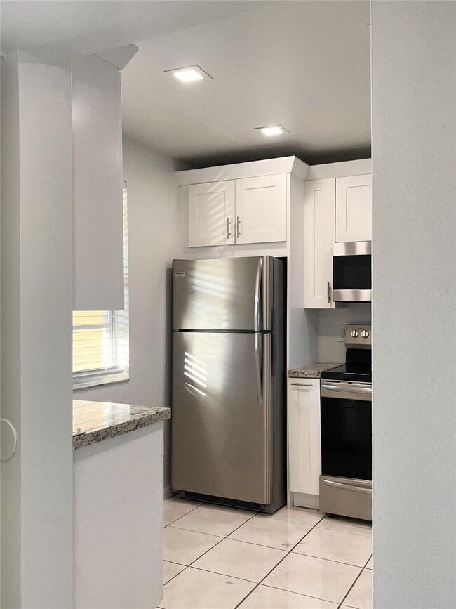 Building Photo - 2423 NW 89th Dr