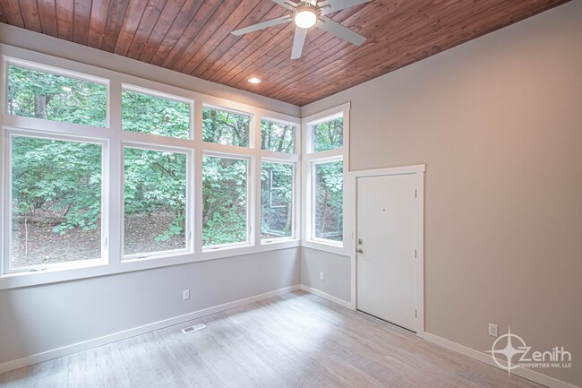 Building Photo - Beautifully Remodeled 5 Bedroom Camas Home...