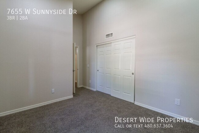 Building Photo - 7655 W Sunnyside Dr