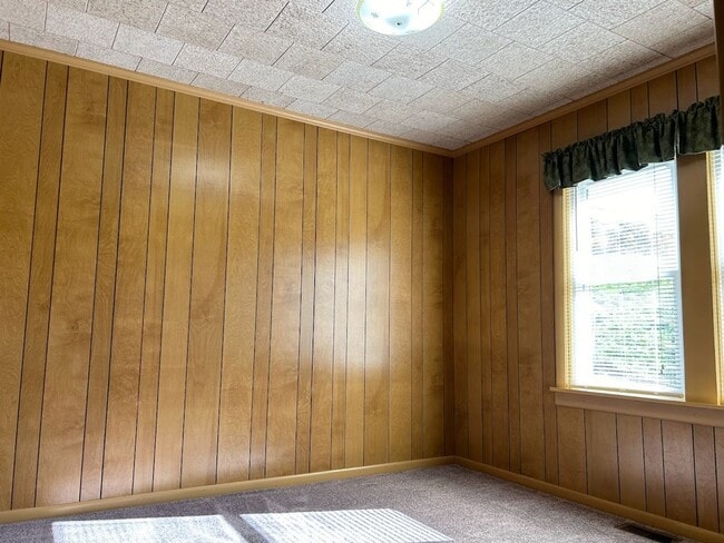 Building Photo - Charming 2 Bedroom Home with Stunning Views