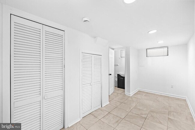 Building Photo - 2420 I St NW