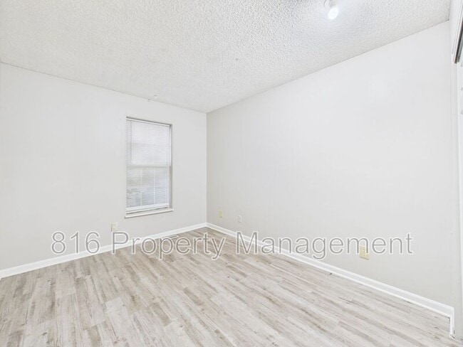 Building Photo - 7939 NW 79th Pl