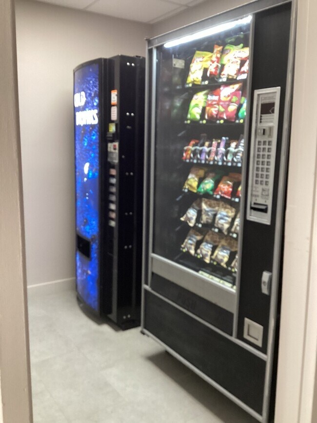 Building Photo - 5100 N Marine Dr