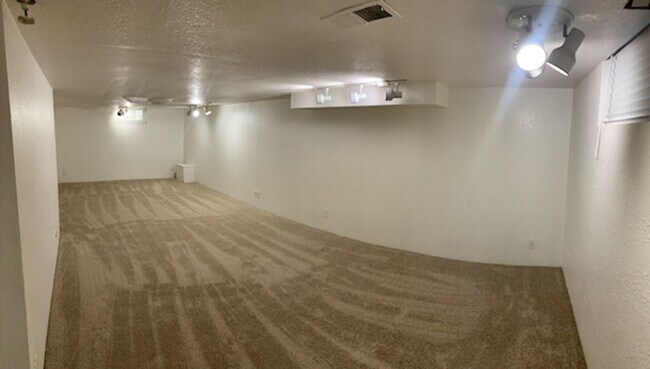 Building Photo - $2,400 - Two Bedrooms, One Full Bath with Bonus Room in Dekum Piedmont Neighborhood