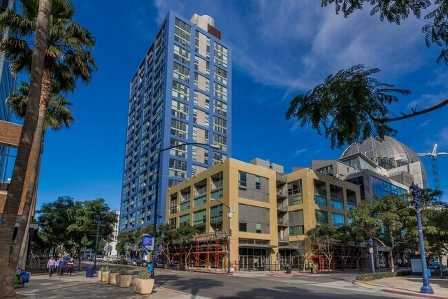 Building Photo - 321 Tenth Ave