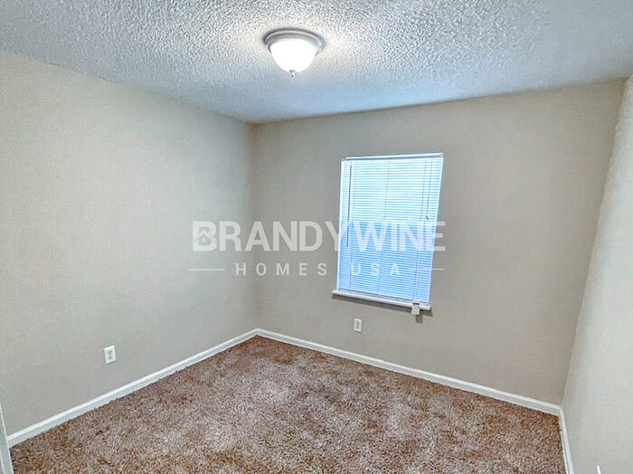 Building Photo - 5937 Camaro Dr W