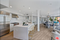 Building Photo - 842 11th St