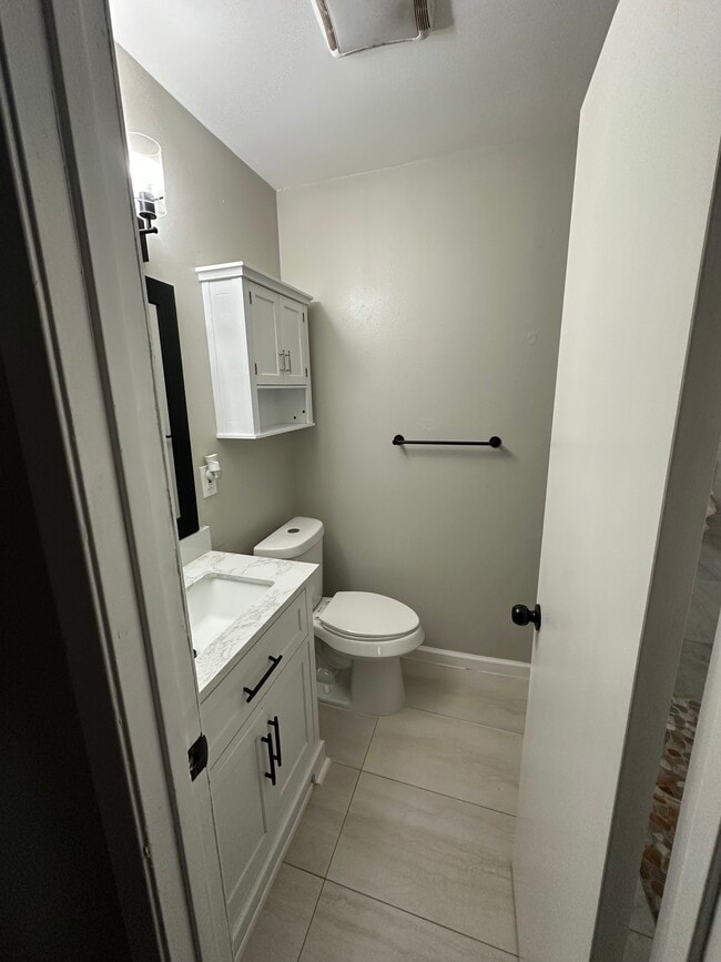 Building Photo - 7427 Slippery Elm St