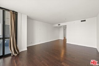 Building Photo - 10660 Wilshire Blvd