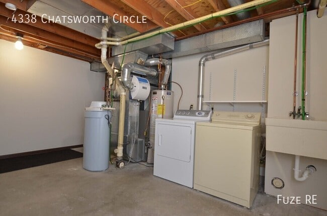 Building Photo - 4338 Chatsworth Cir