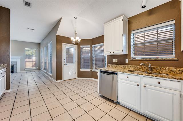 Building Photo - 10610 Huntington Rd