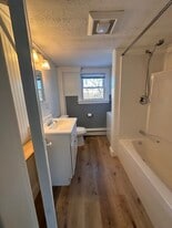 Building Photo - 42 Newbury St