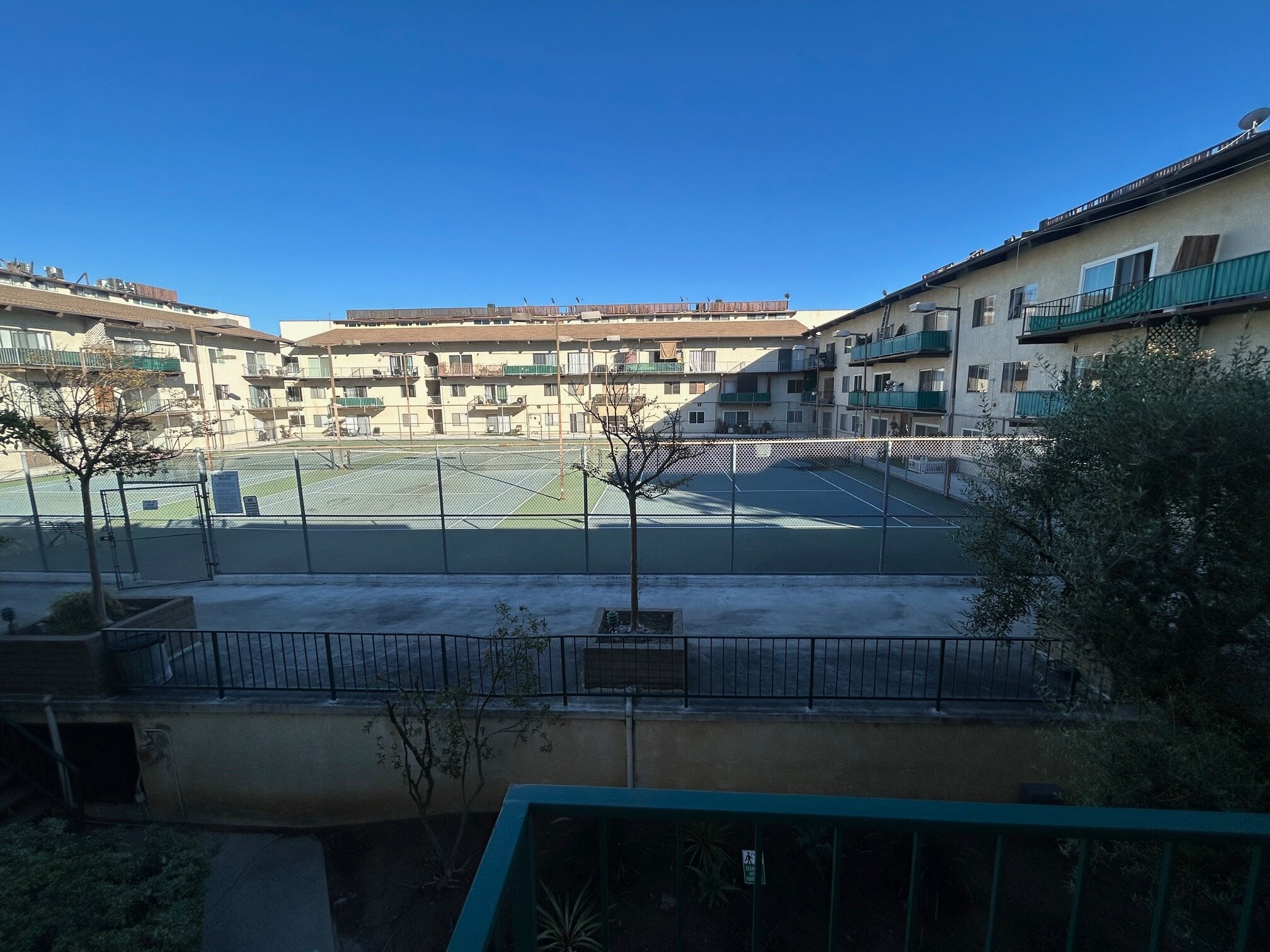 Building Photo - 5460 White Oak Ave