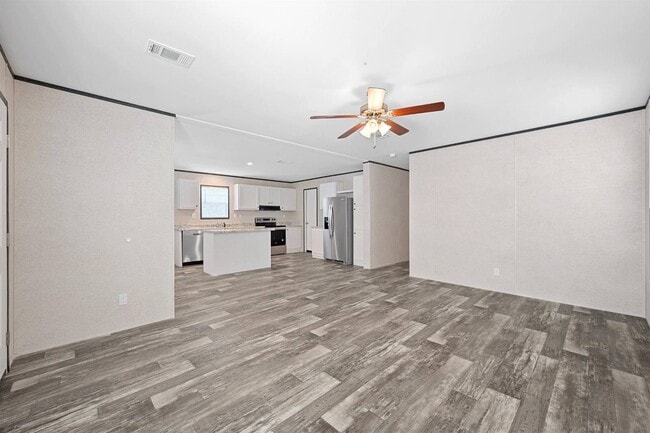Building Photo - 309 W Buell Dr