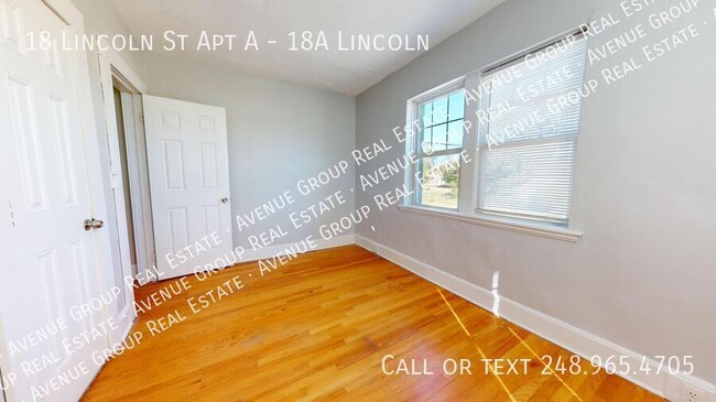 Building Photo - 18A Lincoln St - Spacious 1Bed/1Bath Apart...