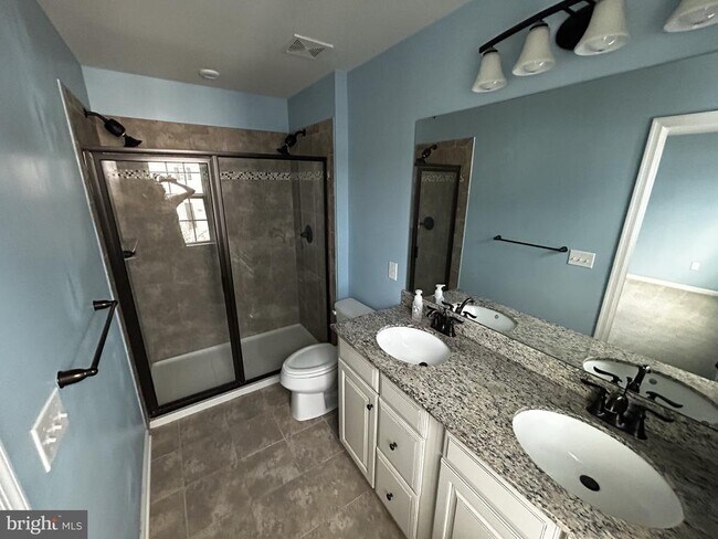 Building Photo - 251 Compass Dr