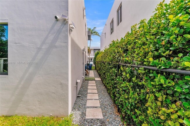Building Photo - 9730 NW 74th Terrace