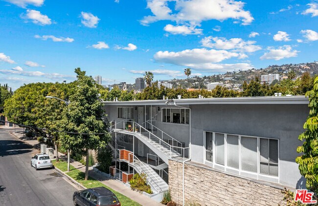 Building Photo - 8555 Sherwood Dr