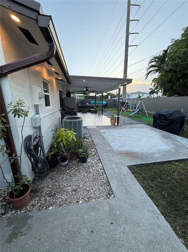 Building Photo - 1711 N Anhinga Ln