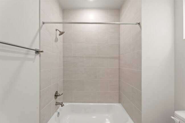 Building Photo - 2718 Grand Fountains Dr