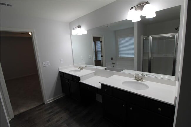 Building Photo - 5418 Long Branch Way