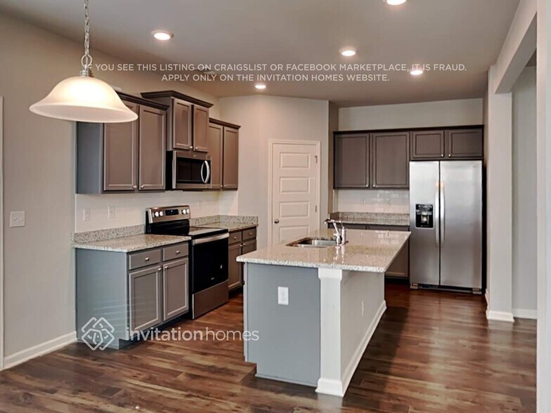 Building Photo - 2036 Theberton Trail