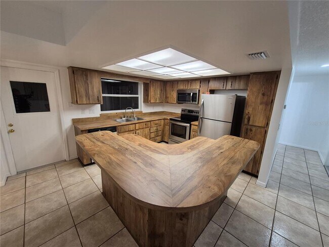 Building Photo - 2924 Ripplewood Dr