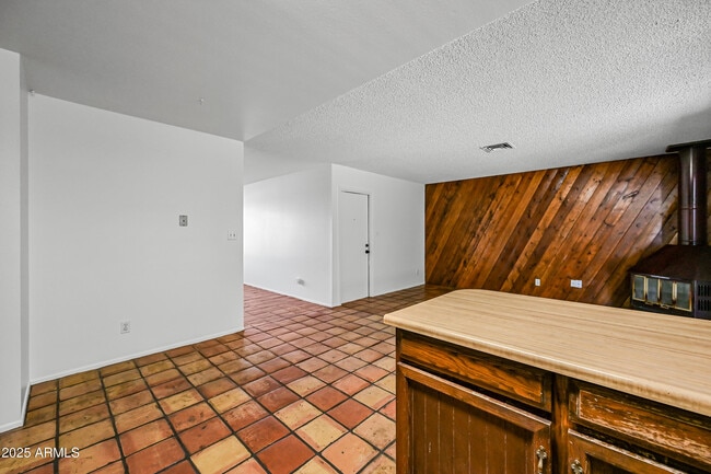 Building Photo - 1252 E El Parque Dr