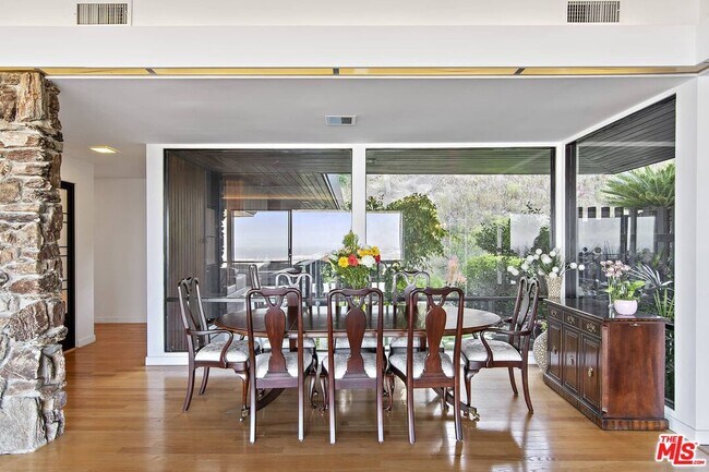 Building Photo - 6112 Via Subida