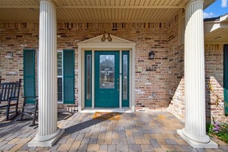 Building Photo - 1910 Claiborne Dr