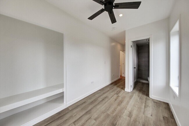 Building Photo - ONE MONTH FREE!! BRAND NEW CONSTRUCTION!! ...